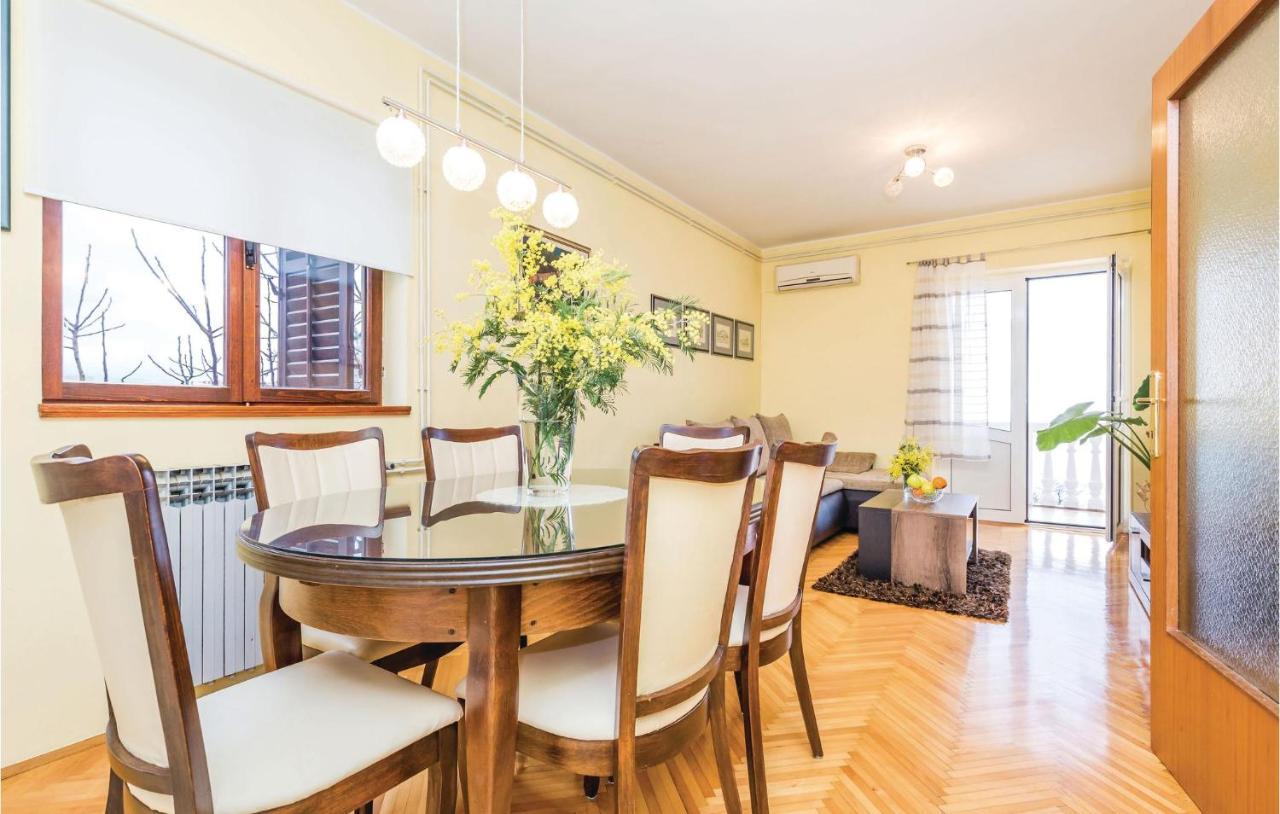 Lovely Apartment In Matulji With Kitchen Exterior foto